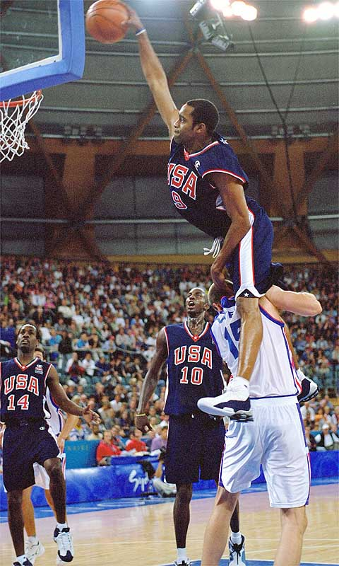 Vince Carter Olympic dunk.jpg (84666 bytes)