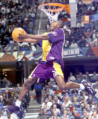 Kobe Bryant's '97 dunk winner.jpg (27326 bytes)